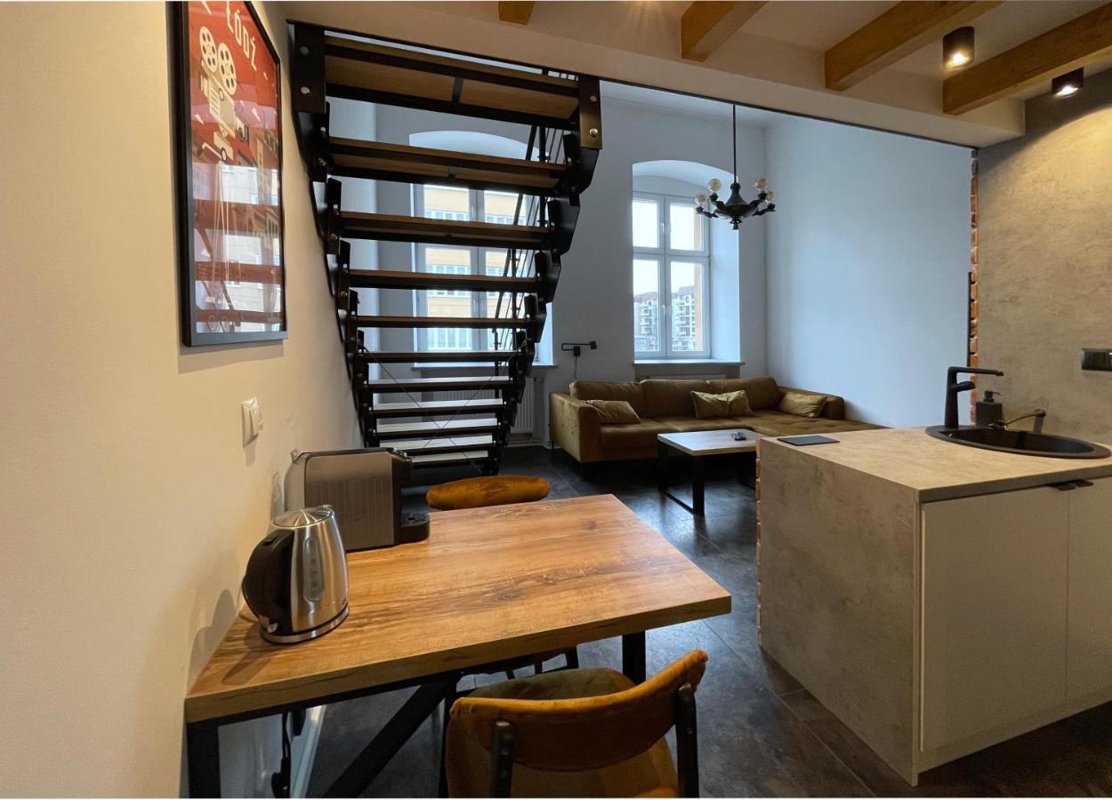Off Side Story Apartment Lodź Bagian luar foto